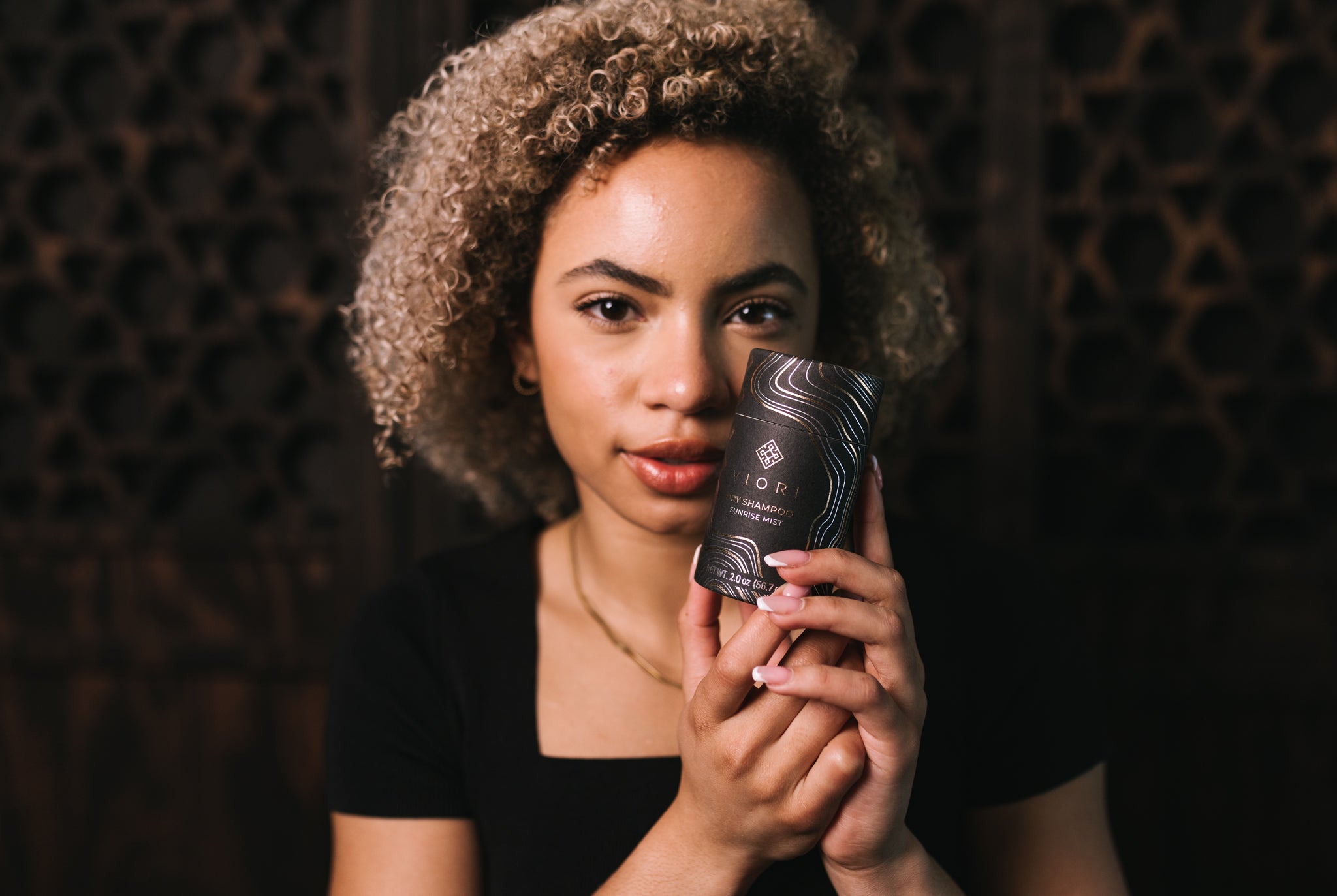 Why Your Hair Will Thank You for Switching to Natural Dry Shampoo - Viori
