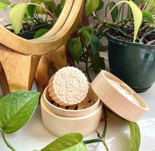 A Symphony of Scents: Molecular Interactions in Essential Oils Shampoo Formulations