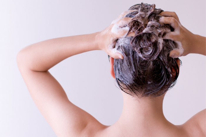 woman washing hair