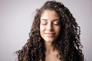 5 tips to keep curly hair healthy.