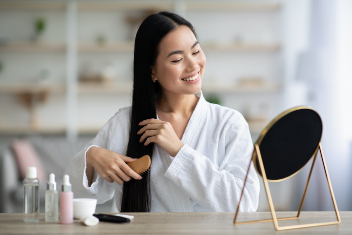 Four dry shampoo tips.