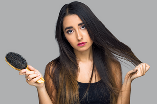 Learn what causes limp hair (and what you can do about it).