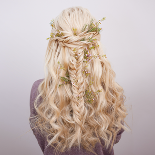 Check out these 7 no-stress hairstyles for Thanksgiving.