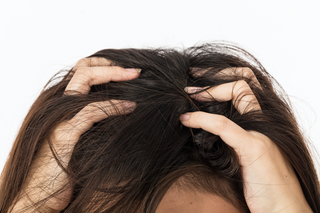 5 natural ingredients to help ease the discomfort of sore scalp.