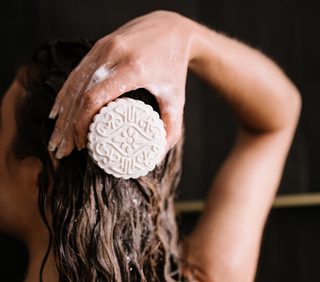 The Art of Using Shampoo Bars: Tips and Techniques for Best Results