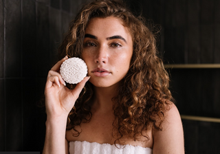 Shampoo Bars vs. Liquid Shampoos: Which is Right for You?